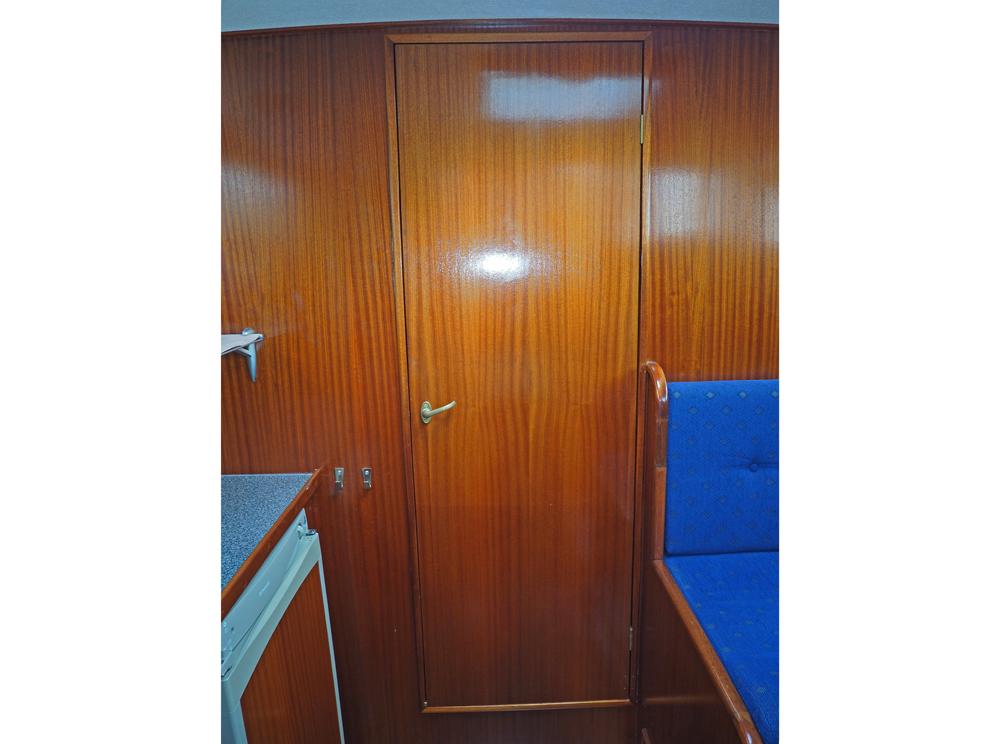 Cabin en avant, H&eacute;bergements